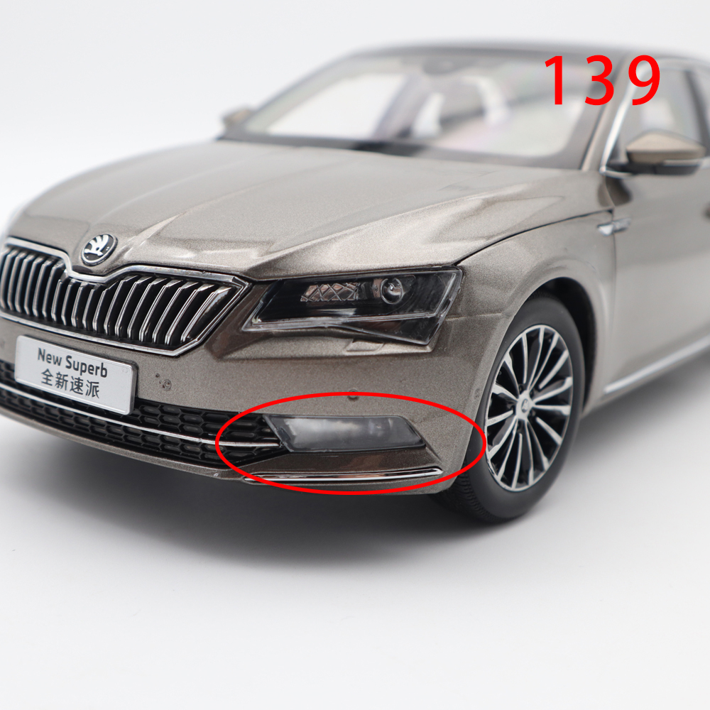 Defective 1/18 VW Skoda SUPERB Diecast Model Car - Shop cheap and