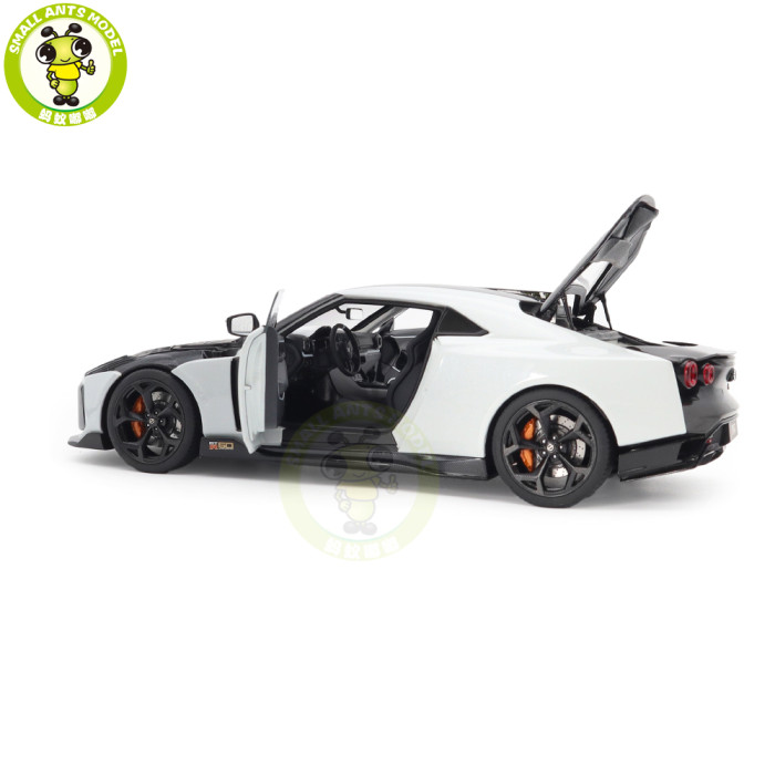 1/18 Nissan GT-R50 By Italdesign AUTOart 77511 Metallic White/Black Model Car