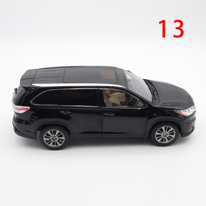 Defective 1/18 Toyota Highlander 2015 Diecast Model Car