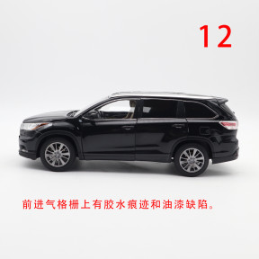 Defective 1/18 Toyota Highlander 2015 Diecast Model Car