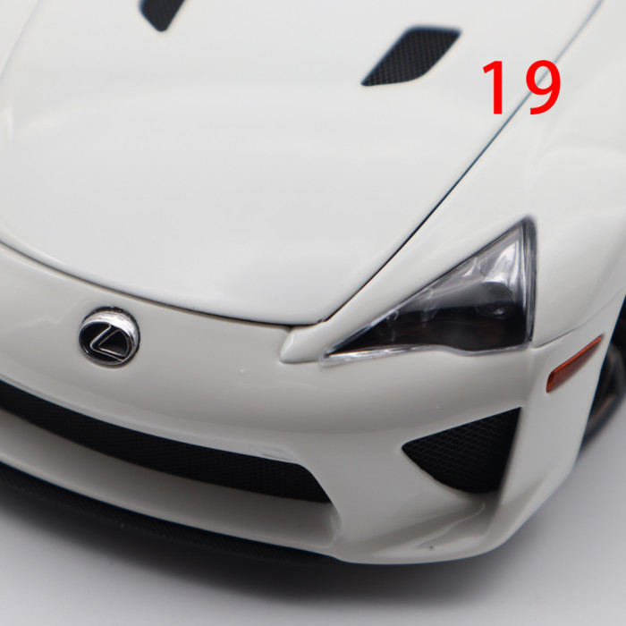 Defective 1/18 WELL LEXUS LFA Diecast Model Car