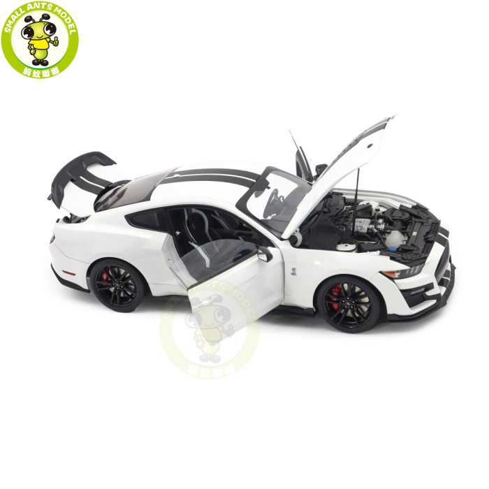 1/18 Ford Mustang Shelby GT500 AUTOart 73095 Oxford White Model Car