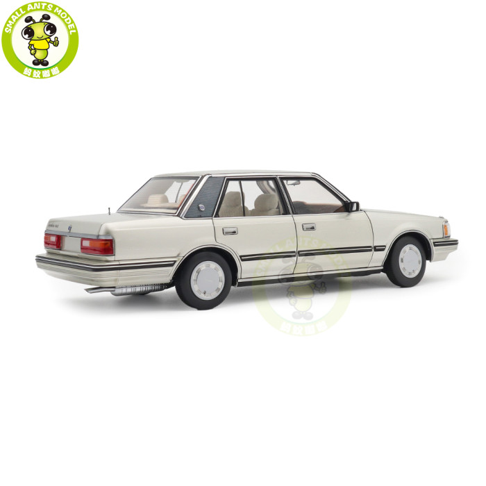 1/18 Toyota Crown Seventh Generation MS122 Diecast Model Car Gifts For Friends
