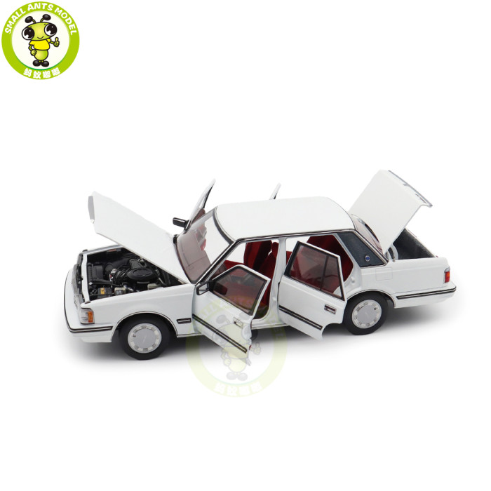 1/18 Toyota Crown Seventh Generation MS122 Diecast Model Car Gifts For Friends