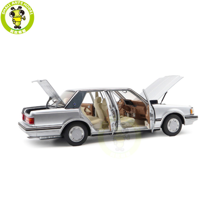1/18 Toyota Crown Seventh Generation MS122 Diecast Model Car Gifts For Friends