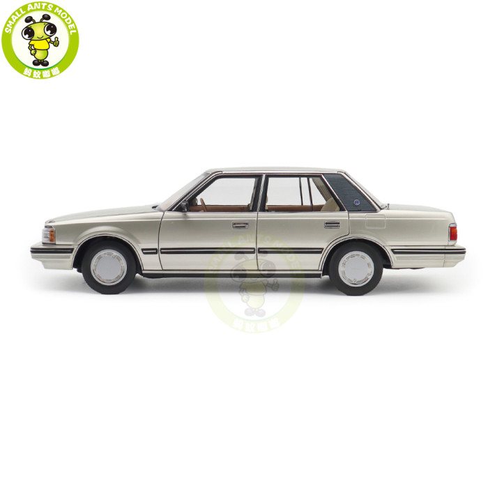 1/18 Toyota Crown Seventh Generation MS122 Diecast Model Car Gifts For Friends