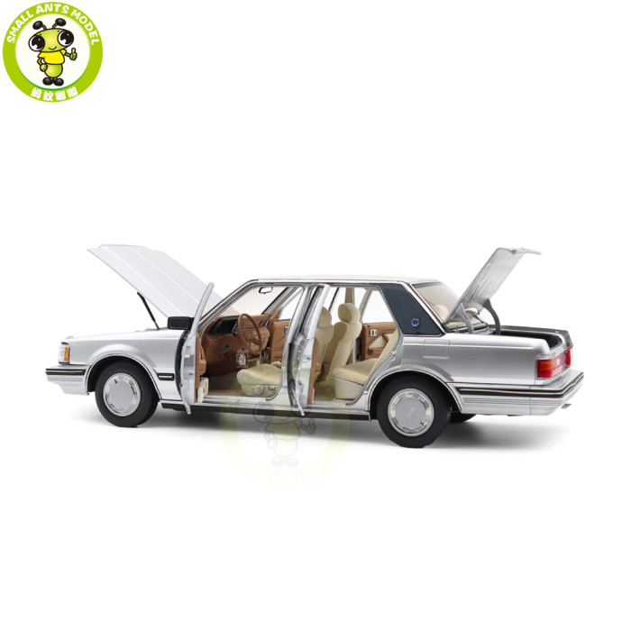 1/18 Toyota Crown Seventh Generation MS122 Diecast Model Car Gifts For Friends