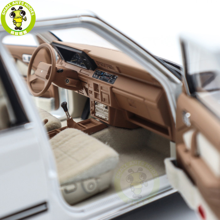 1/18 Toyota Crown Seventh Generation MS122 Diecast Model Car Gifts For Friends