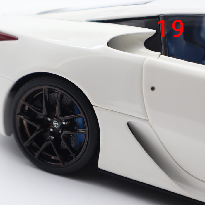 1/18 WELL LEXUS LFA Diecast Model Toy Car Gifts For Friends Father