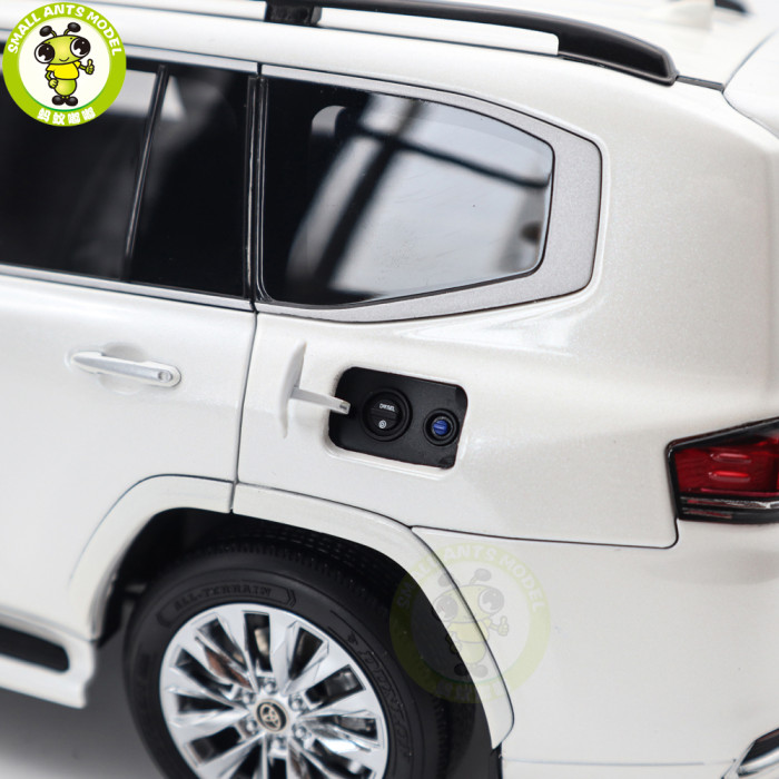 1/18 LCD TOYOTA LAND CRUISER 300 LC300 ZX Diecast Model Toy Car Gifts For Friends Father