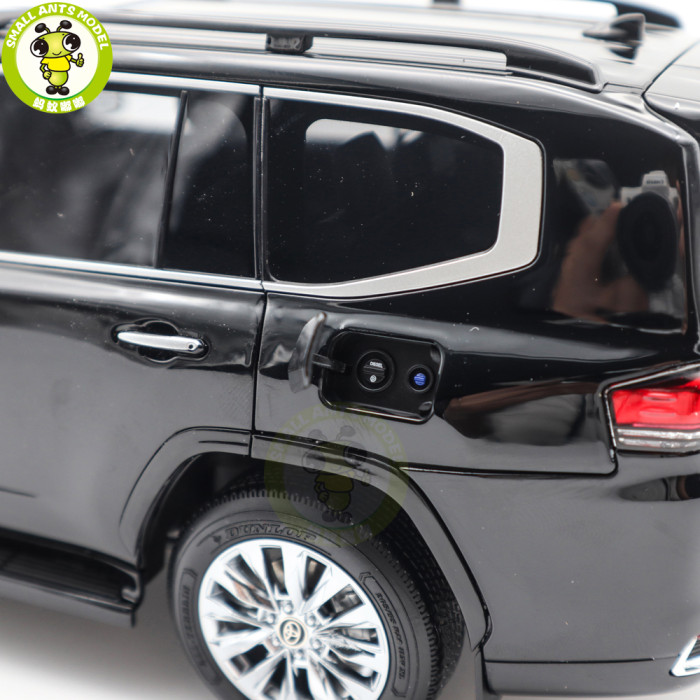 1/18 LCD TOYOTA LAND CRUISER 300 LC300 ZX Diecast Model Toy Car Gifts For Friends Father
