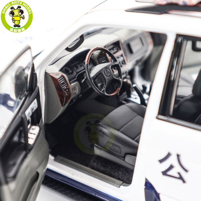 1/18 Mitsubishi PAJERO V73 YC MODEL Diecast Model Toy Car Gifts For Friends Father