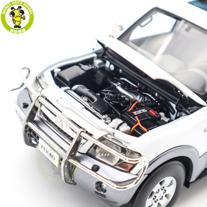 1/18 Mitsubishi PAJERO V73 YC MODEL Diecast Model Toy Car Gifts For Friends Father
