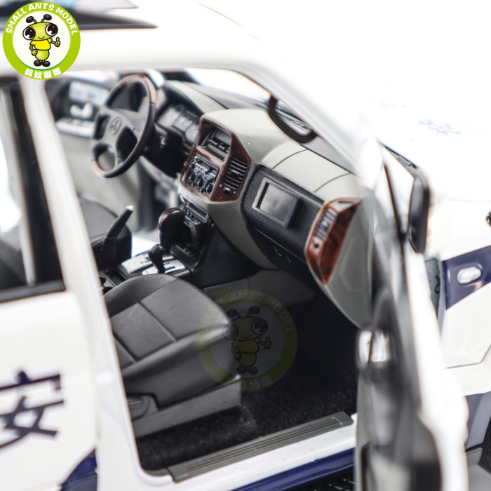 1/18 Mitsubishi PAJERO V73 YC MODEL Diecast Model Toy Car Gifts For Friends Father