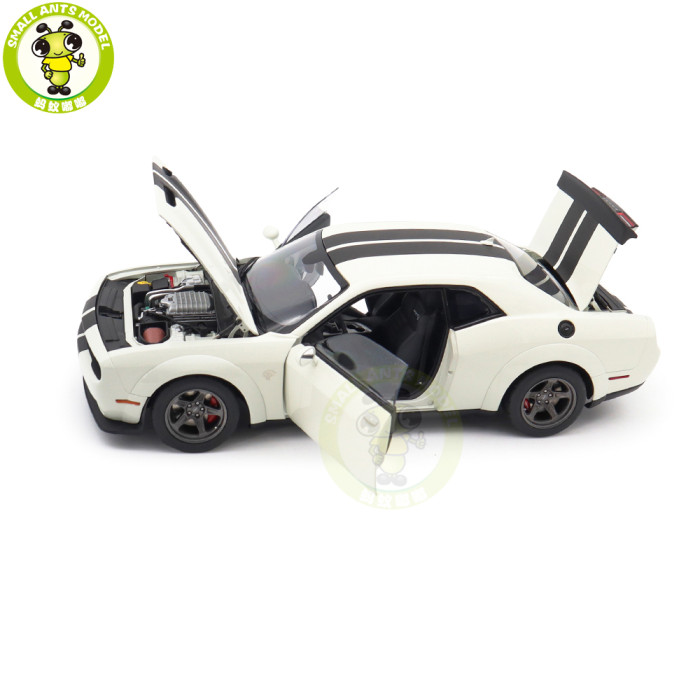 1/18 Dodge Challenger SRT Super Stock 2023 AUTOart 71766 Knuckle White Model Car