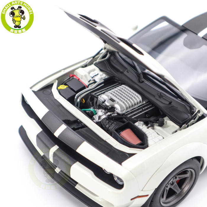 1/18 Dodge Challenger SRT Super Stock 2023 AUTOart 71766 Knuckle White Model Car