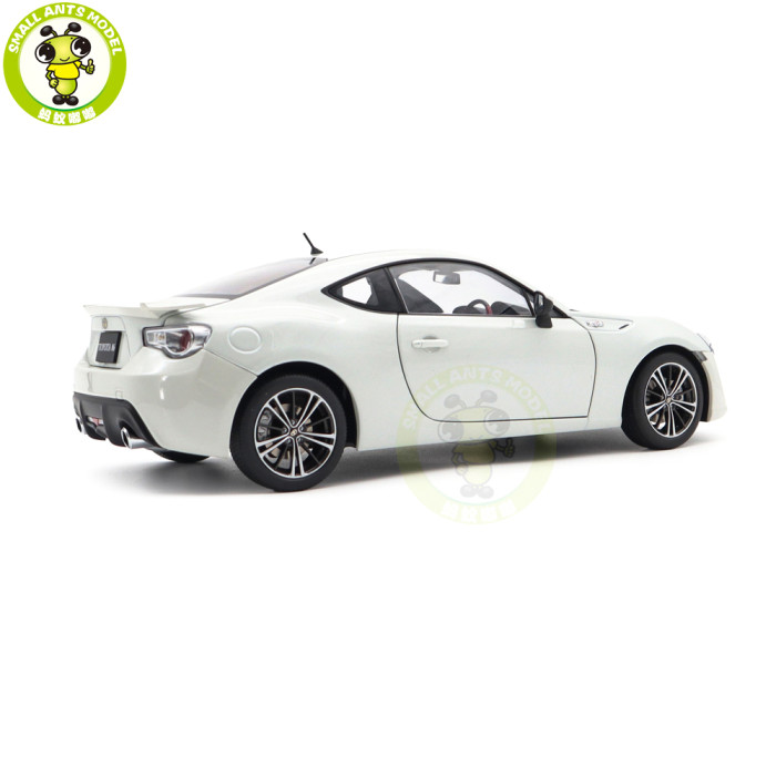 1/18 Toyota 86 GT Limited RHD AUTOart 78773 White Pearl Diecast Model Car Gifts For Friends