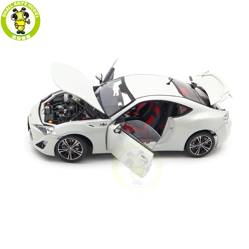 1/18 Toyota 86 GT Limited RHD AUTOart 78773 White Pearl Diecast