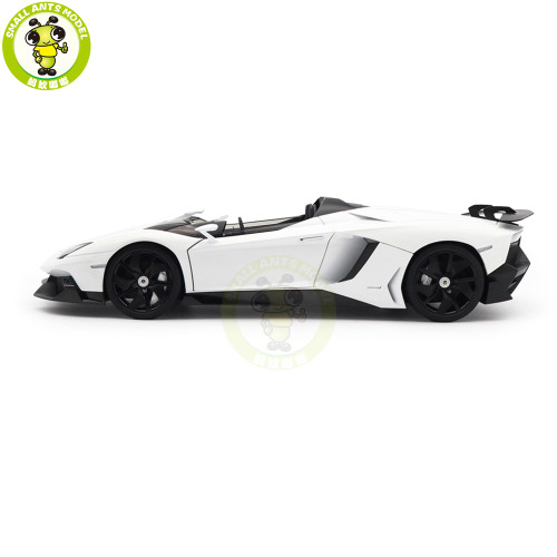 1/18 Lamborghini AVENTADOR J Autoart 74674 White Diecast Model Car Gifts For Friends Father