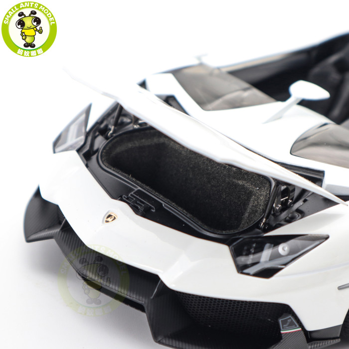 1/18 Lamborghini AVENTADOR J Autoart 74674 White Diecast Model Car Gifts For Friends Father