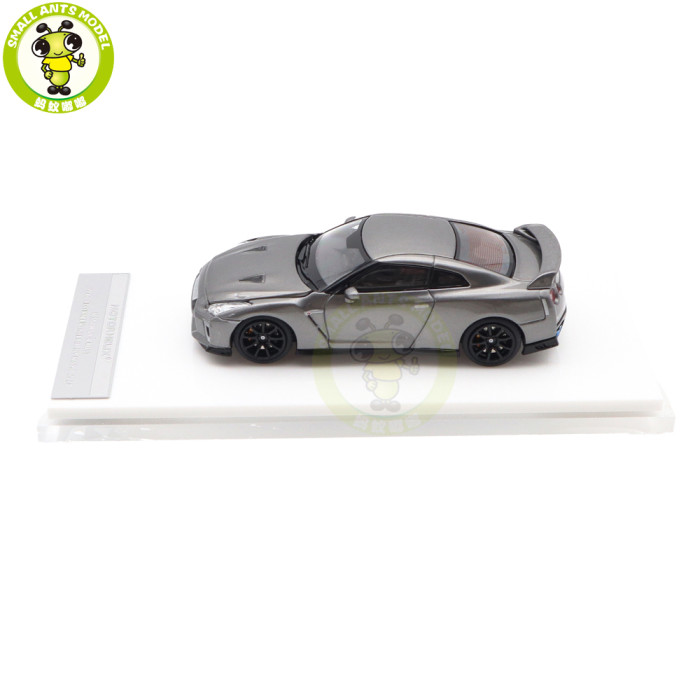 1/64 MOTORHELIX Nissan GT-R (R35) Track Edition Engineered by NISMO 2020 Diecast Model Toy Car Gifts For Father Friends