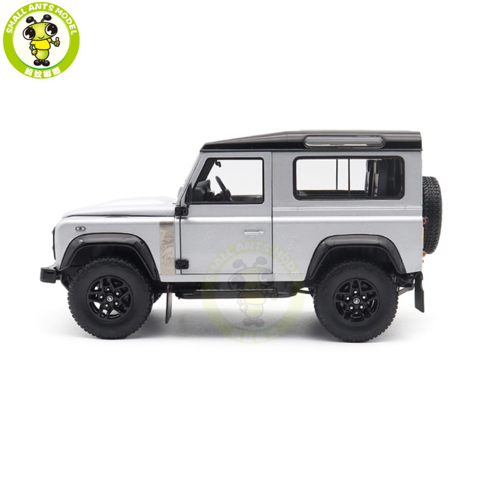 1/18 Land Rover Defender 90 2,000,000 Pcs Edition Almost REAL 810202A Diecast Model Car Toy Gifts For Friends Father