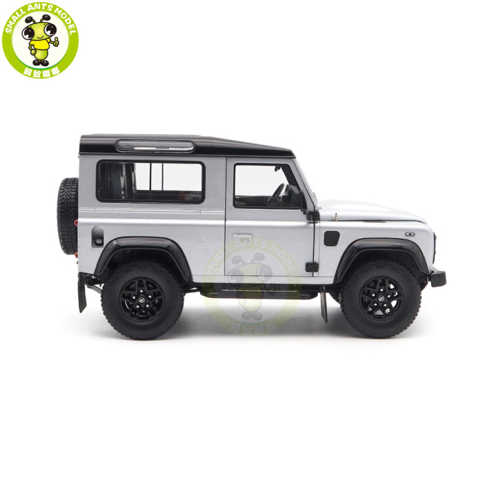 1/18 Land Rover Defender 90 2,000,000 Pcs Edition Almost REAL 810202A Diecast Model Car Toy Gifts For Friends Father