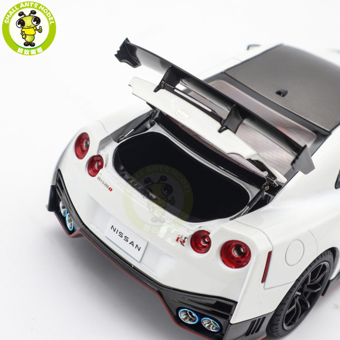 1/18 Nissan GT R GT-R R35 NISMO 2022 Diecast Model Toy Car Gifts For Father Friends