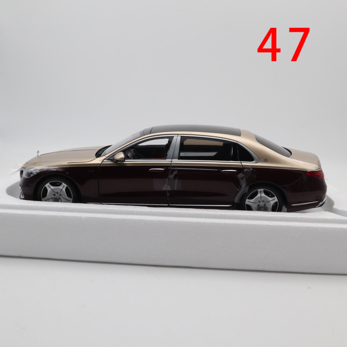 Defective 1/18 Mercedes Maybach S Class S680 2021 Almost Real 820122A 820122 Diecast Model Toy Car Gifts For Friends Father