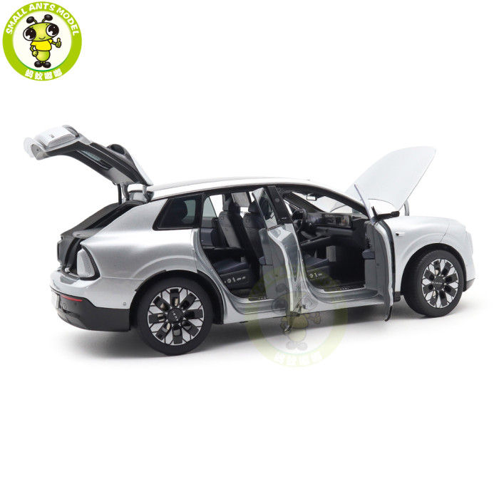 1/18 Audi E7X With Lights Diecast Model Toys Car Gifts For Friends Father
