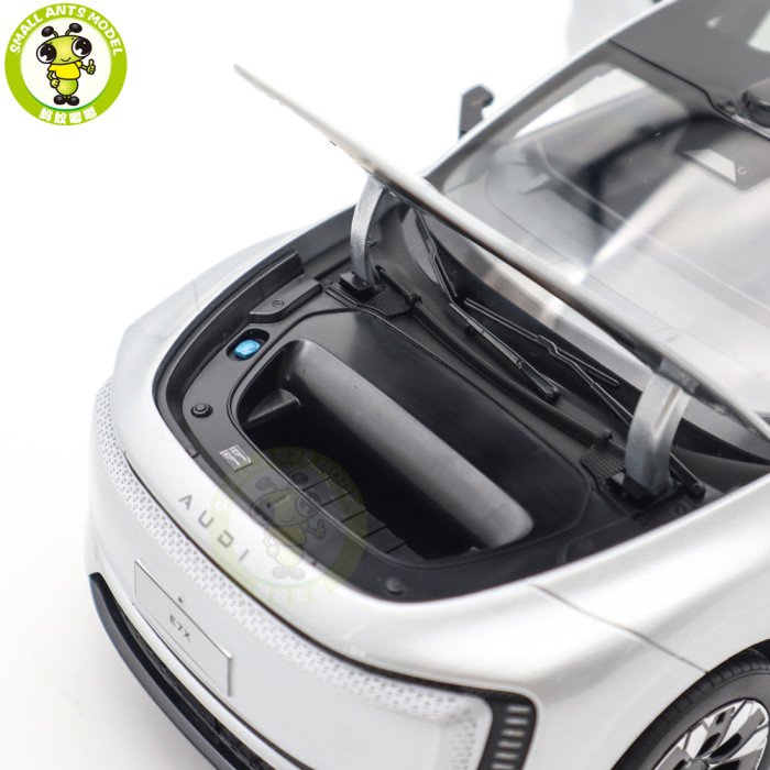 1/18 Audi E7X With Lights Diecast Model Toys Car Gifts For Friends Father