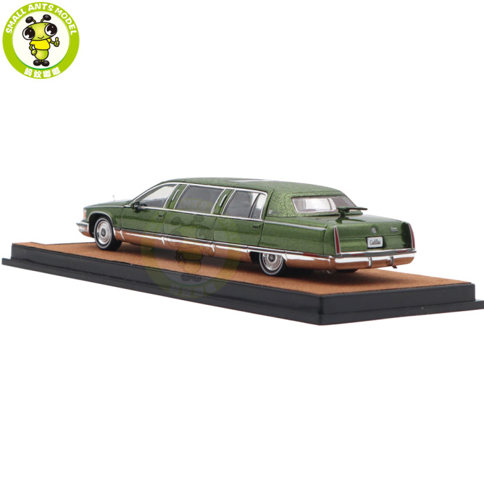 1/64 Cadillac Fleetwood Long Wheelbase Diecast Model Toy Car Gifts For Friends