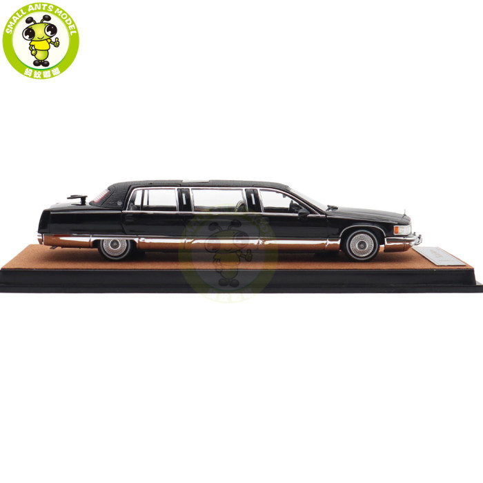 1/64 Cadillac Fleetwood Long Wheelbase Diecast Model Toy Car Gifts For Friends