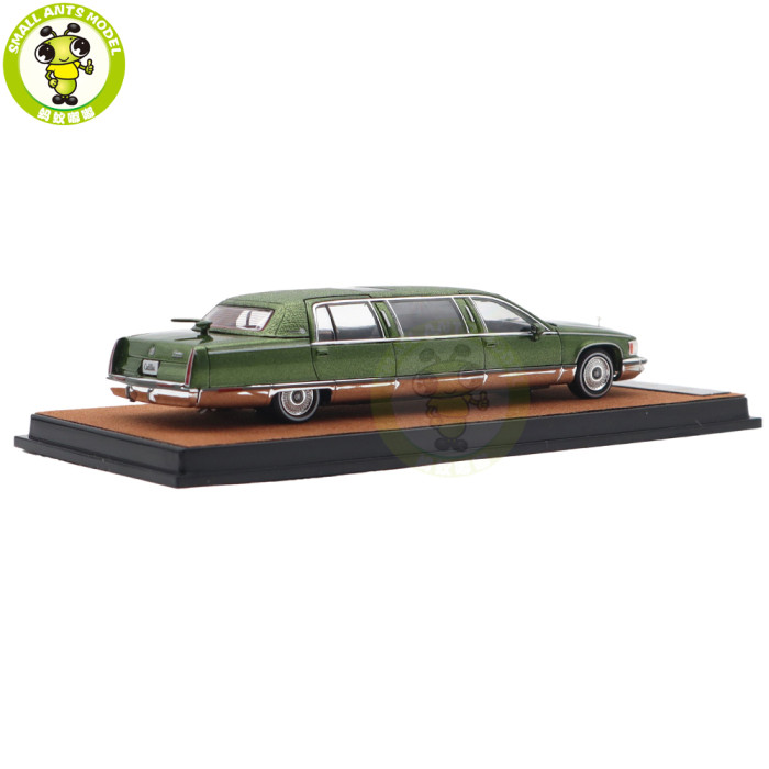 1/64 Cadillac Fleetwood Long Wheelbase Diecast Model Toy Car Gifts For Friends