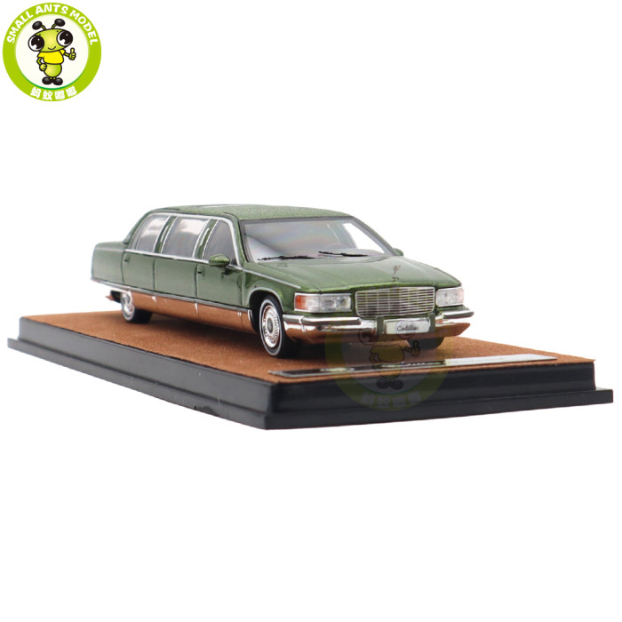 1/64 Cadillac Fleetwood Long Wheelbase Diecast Model Toy Car Gifts For Friends