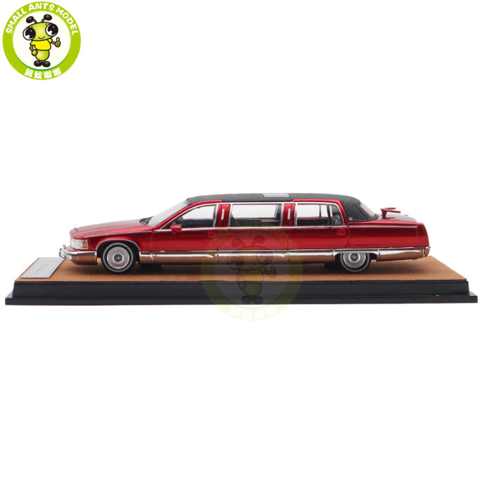 1/64 Cadillac Fleetwood Long Wheelbase Diecast Model Toy Car Gifts For Friends