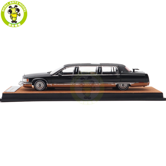 1/64 Cadillac Fleetwood Long Wheelbase Diecast Model Toy Car Gifts For Friends