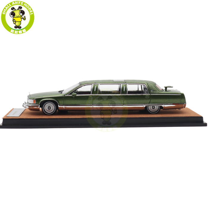 1/64 Cadillac Fleetwood Long Wheelbase Diecast Model Toy Car Gifts For Friends
