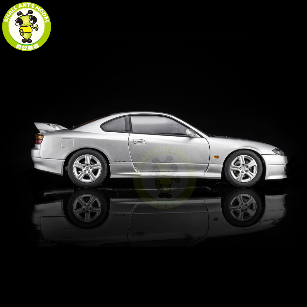 Pre-order 1/18 MOTORHELIX Nissan Silvia S15 Spec-R Aero 1999