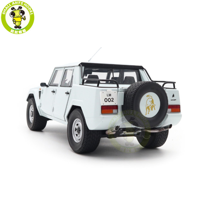 1/18 Lamborghini LM002 AUTOart 74549 Bianco Polo Park / White Model Car