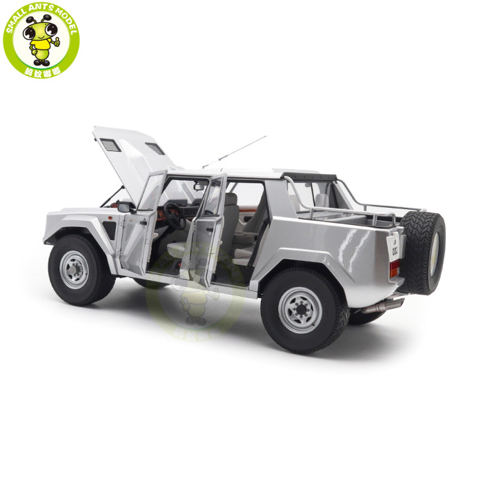 1/18 Lamborghini LM002 AUTOart 74553 Argento / Metallic Silver Model Car
