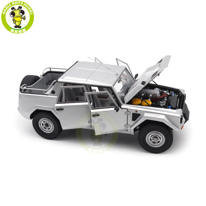1/18 Lamborghini LM002 AUTOart 74553 Argento / Metallic Silver Model Car