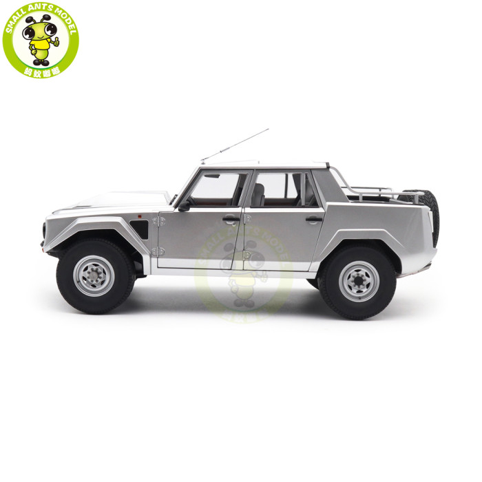 1/18 Lamborghini LM002 AUTOart 74553 Argento / Metallic Silver Model Car