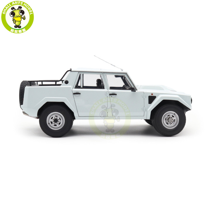 1/18 Lamborghini LM002 AUTOart 74549 Bianco Polo Park / White Model Car