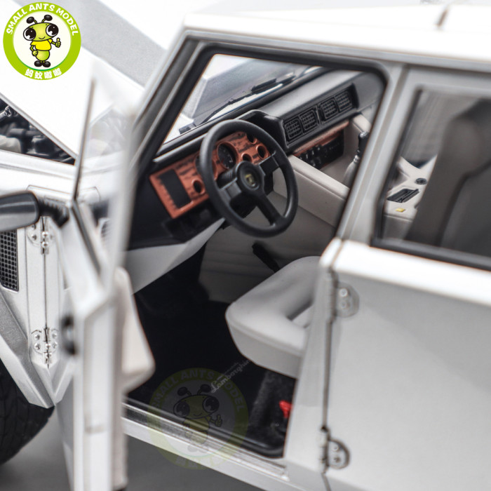 1/18 Lamborghini LM002 AUTOart 74553 Argento / Metallic Silver Model Car