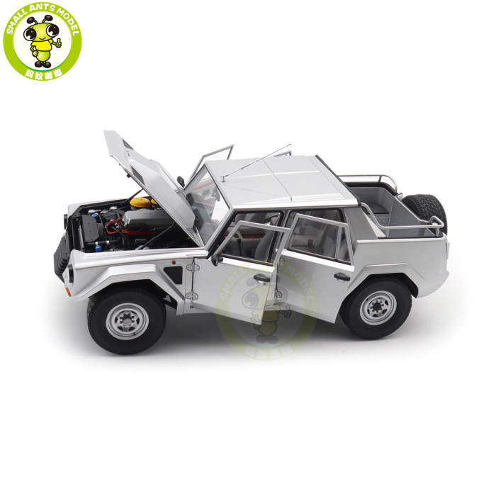 1/18 Lamborghini LM002 AUTOart 74553 Argento / Metallic Silver Model Car