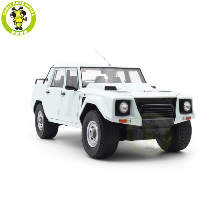 1/18 Lamborghini LM002 AUTOart 74549 Bianco Polo Park / White Model Car