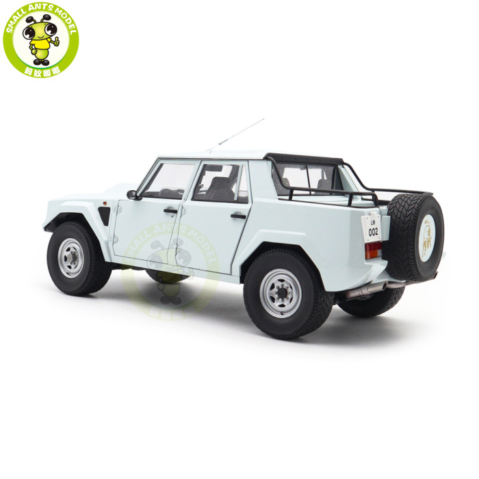 1/18 Lamborghini LM002 AUTOart 74549 Bianco Polo Park / White Model Car