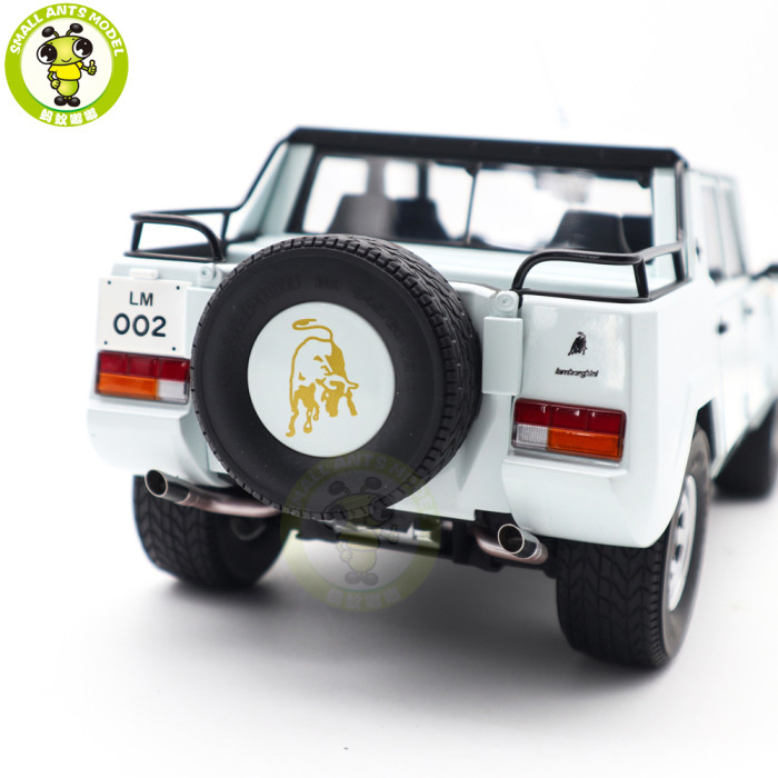 1/18 Lamborghini LM002 AUTOart 74549 Bianco Polo Park / White Model Car