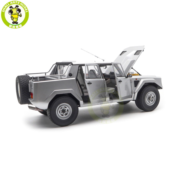 1/18 Lamborghini LM002 AUTOart 74553 Argento / Metallic Silver Model Car